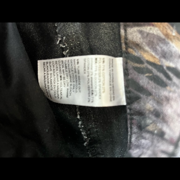 Chico’s Floral Jeans - Picture 4 of 5